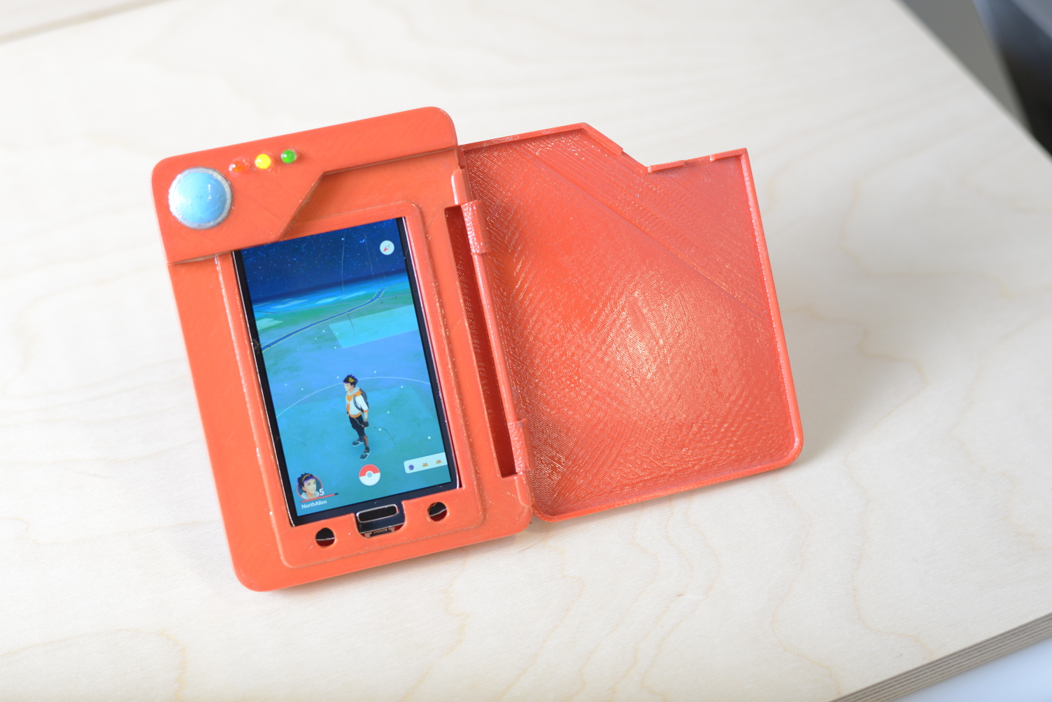 Convierte tu smartphone en un Pokédex y no te quedarás sin batería jugando Pokémon Go