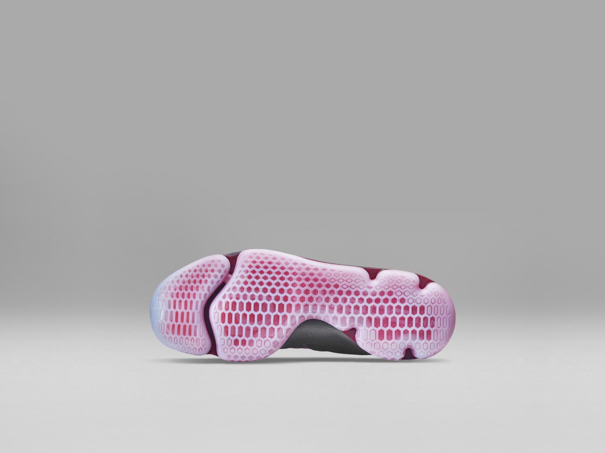 Las zapatillas con la tecnología de 'Volver al Futuro' saldrán a la venta el 28 de noviembre
