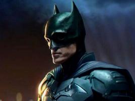 Robert Pattinson se luce como Batman en el nuevo tráiler del héroe murciélago
