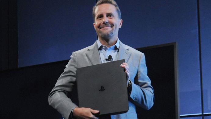 Con un emotivo discurso Andrew House se despide de PlayStation después de casi tres décadas