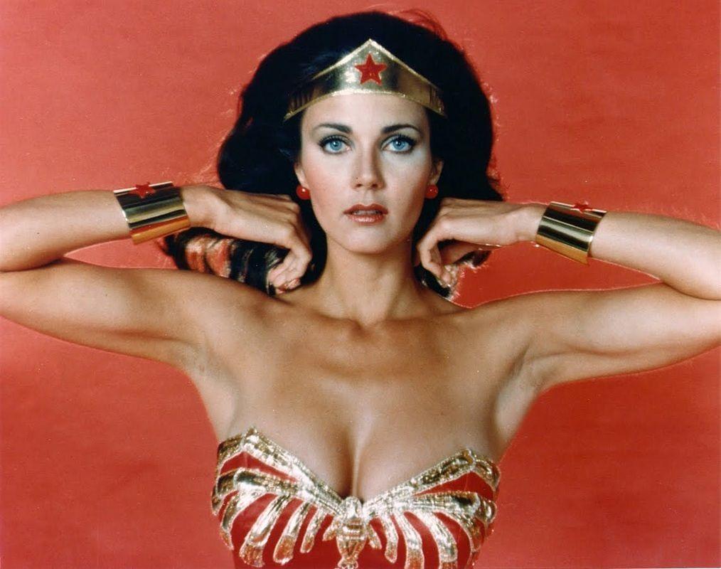 Lynda Carter, la Mujer Maravilla original, tendrá un papel en la serie de Supergirl